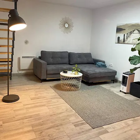 Ezerjo Vendeghaz Almadi Panoramas Hegyoldalaban * Balatonalmádi